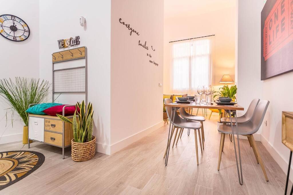 San Vicente Dreams Apartment Севиля Екстериор снимка